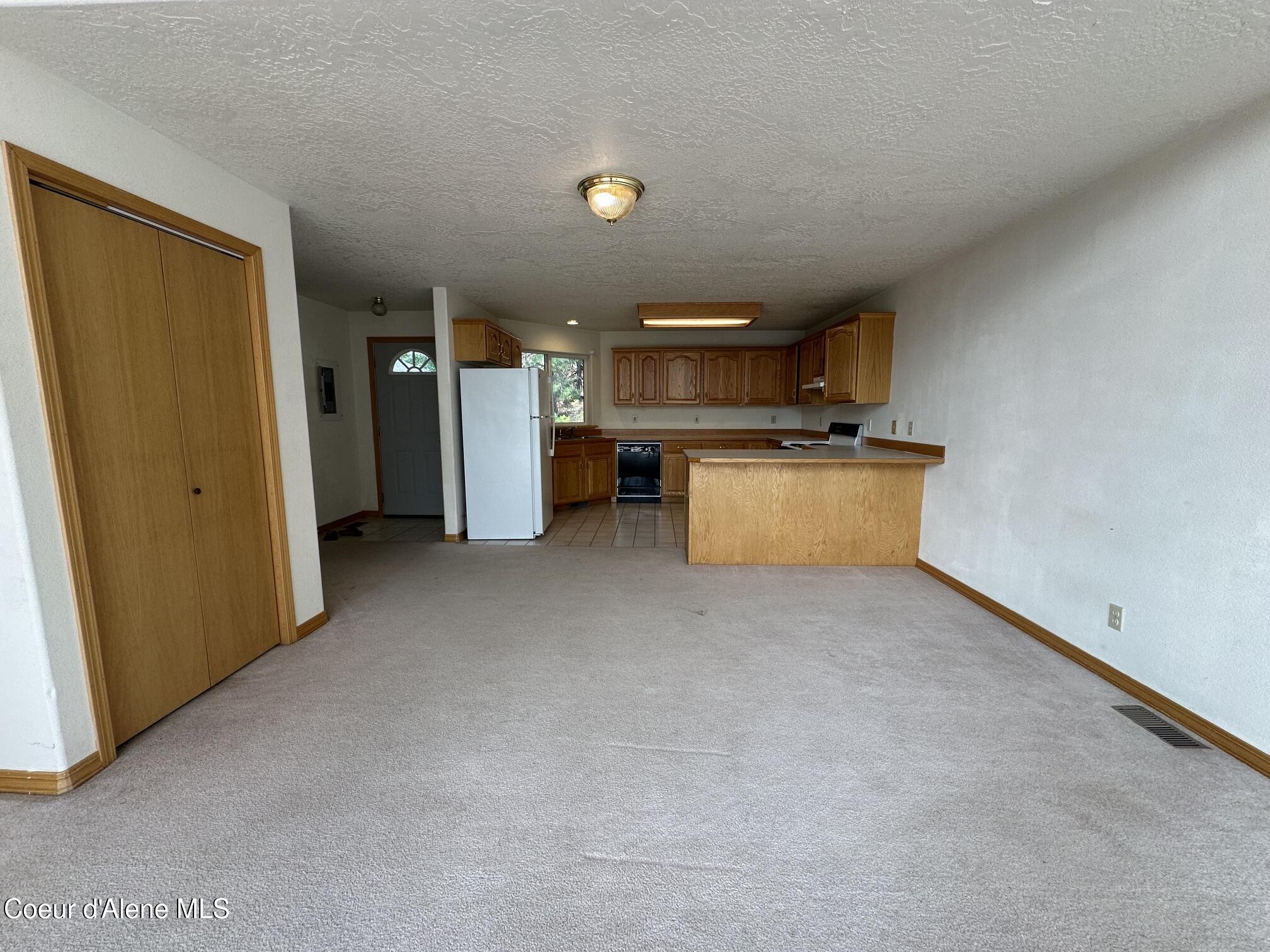 75 Silver Ridge CIR, 203