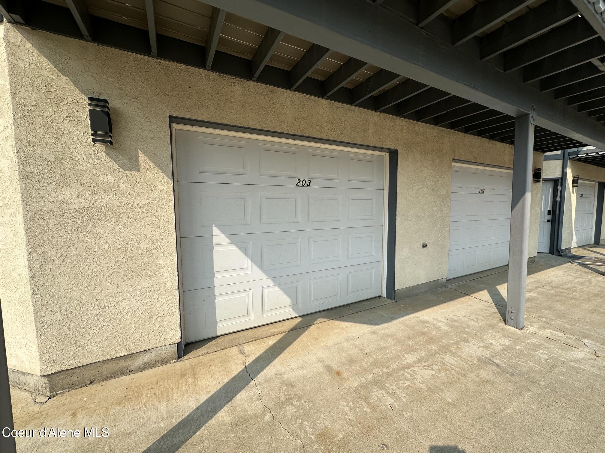 75 Silver Ridge CIR, 203