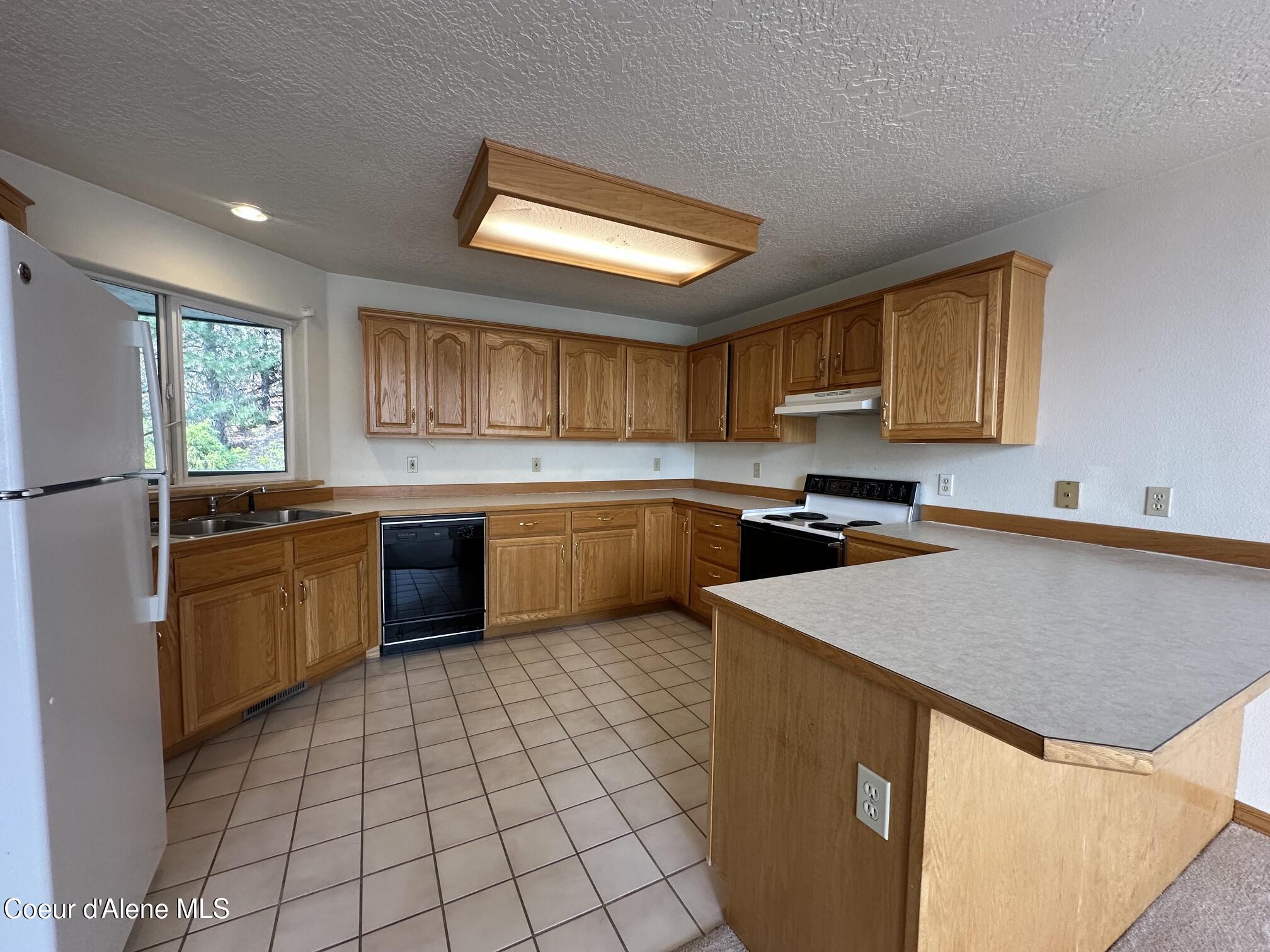 75 Silver Ridge CIR, 203