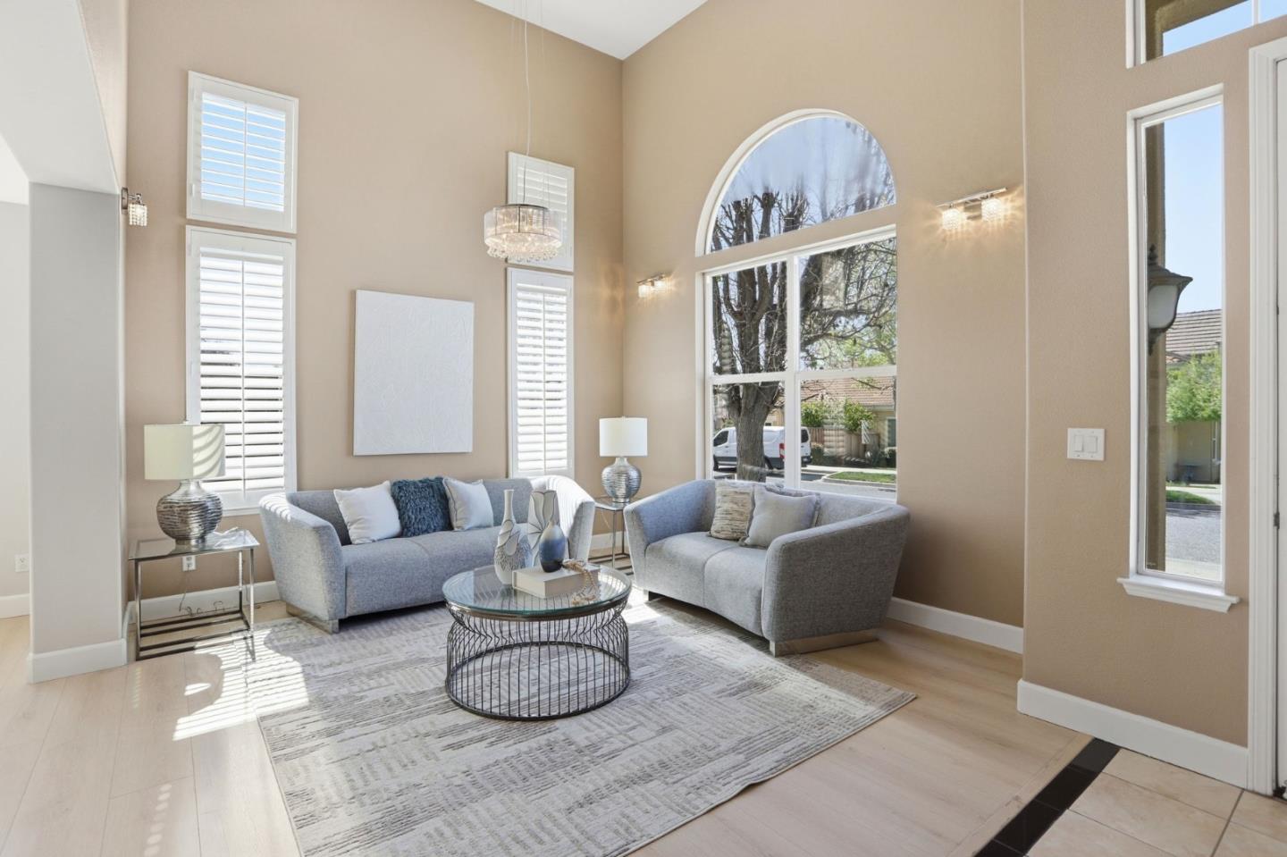 3946 Louvre Avenue