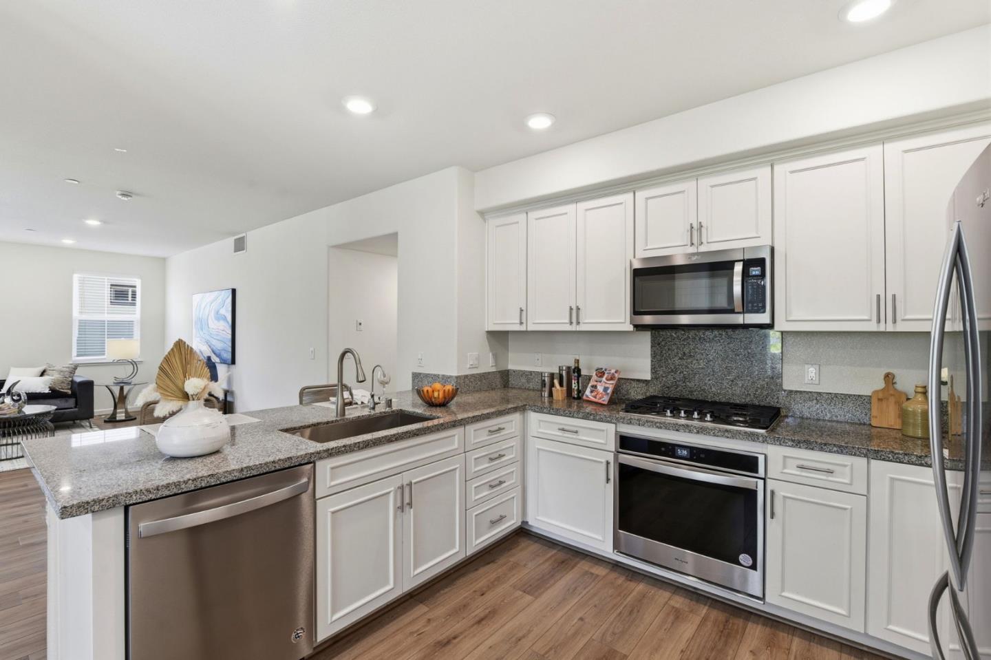3078 Empoli Lane 5