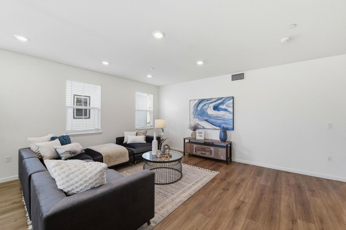 3078 Empoli Lane 5