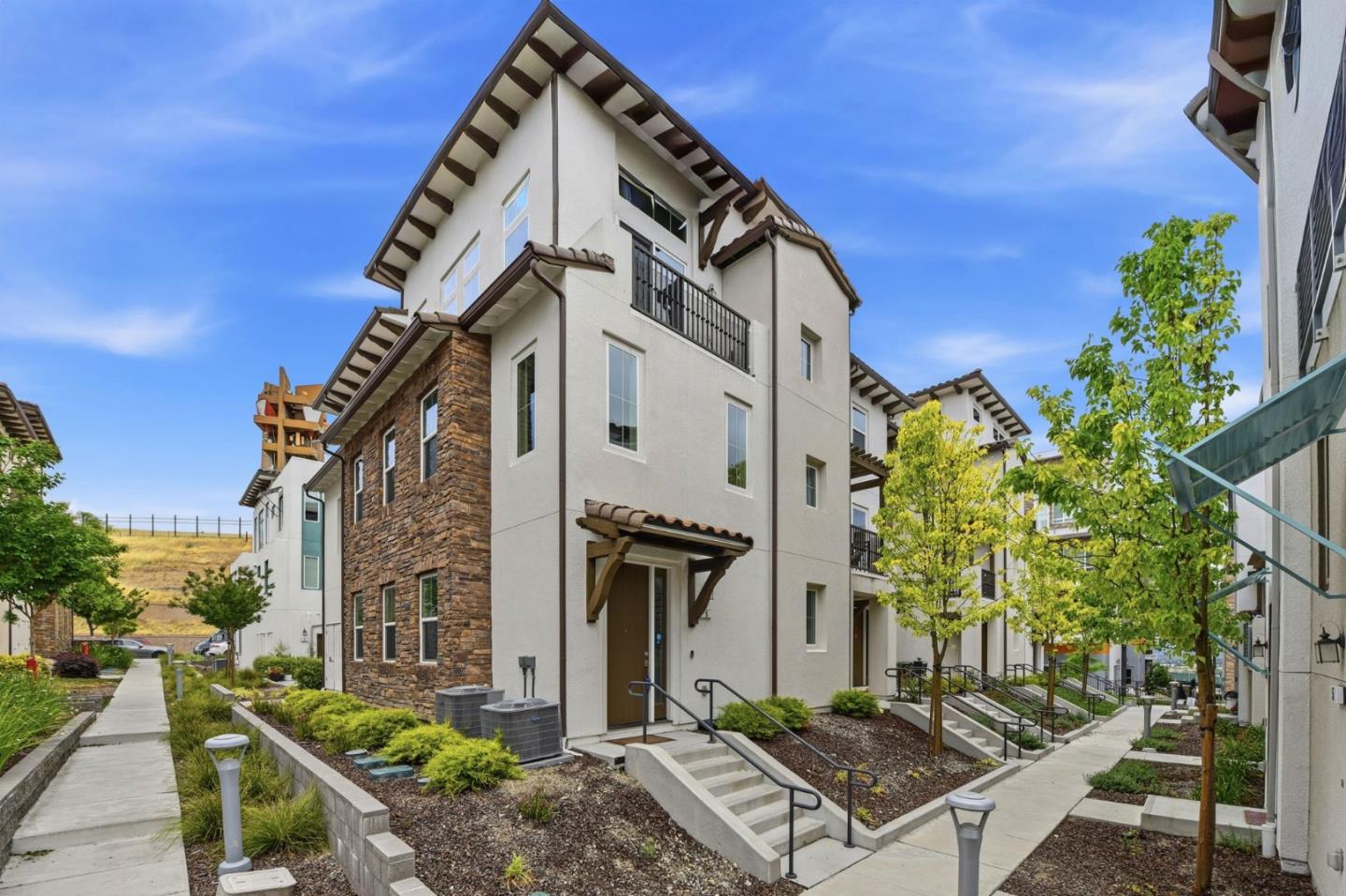 3078 Empoli Lane 5