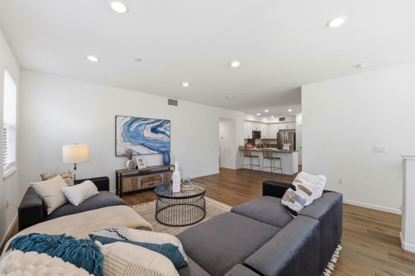 3078 Empoli Lane 5