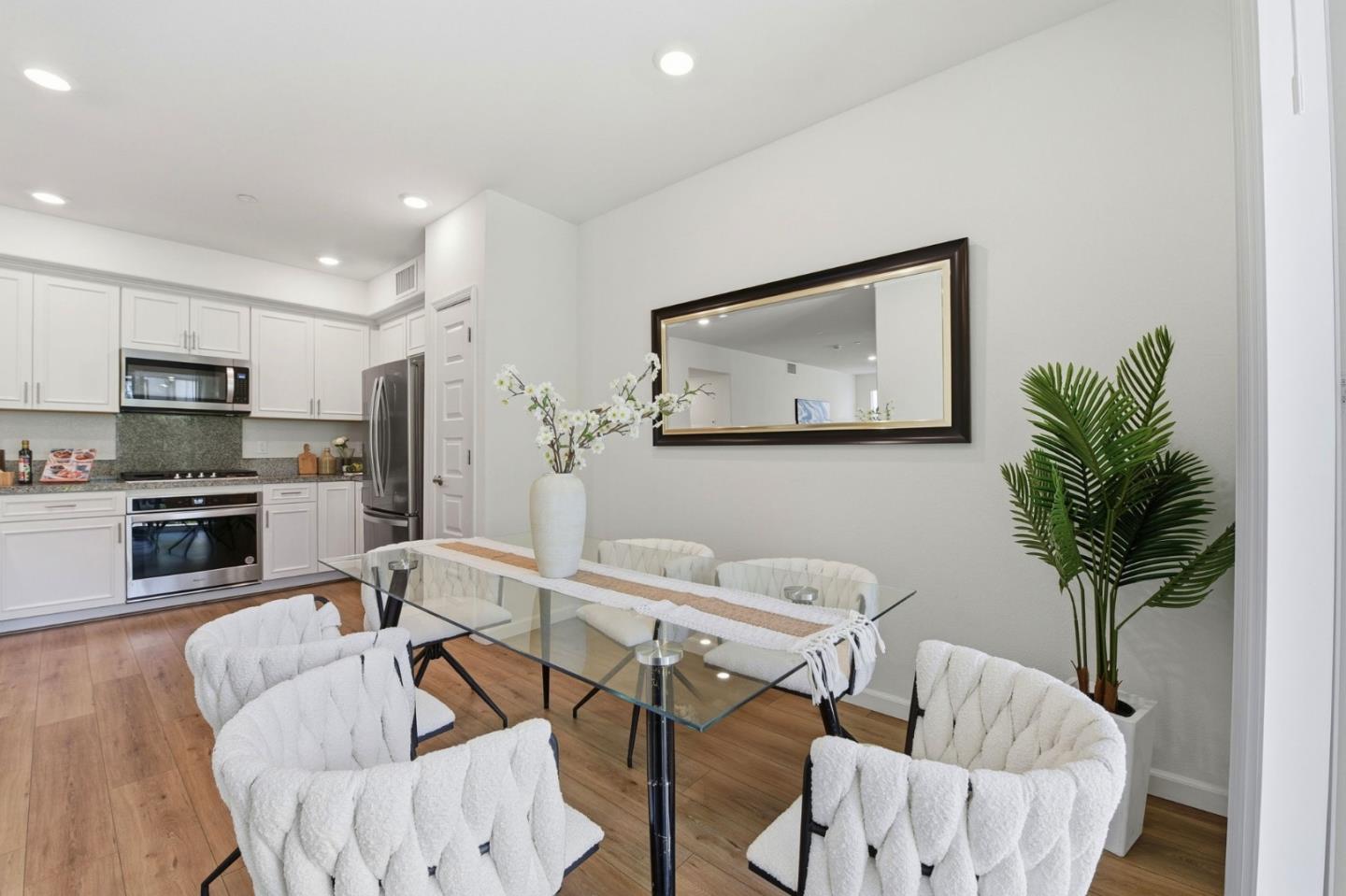 3078 Empoli Lane 5
