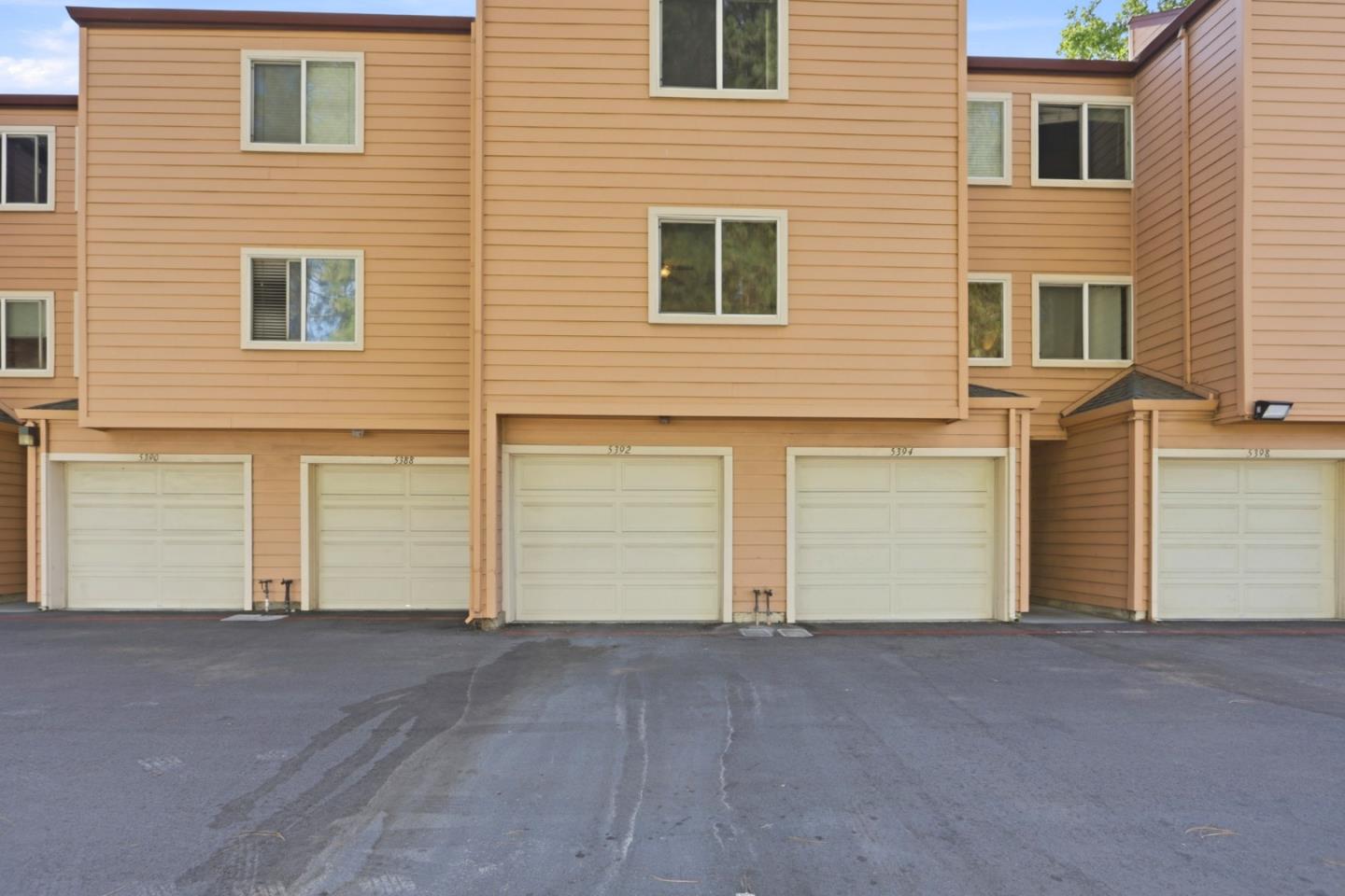 5392 Borneo CIR