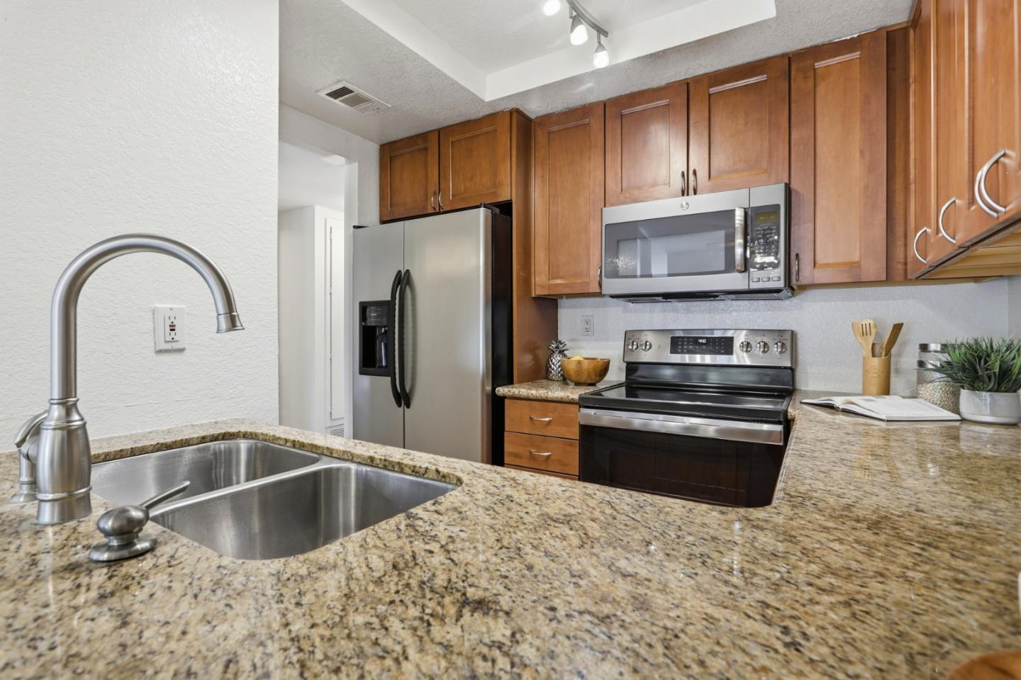 5392 Borneo CIR