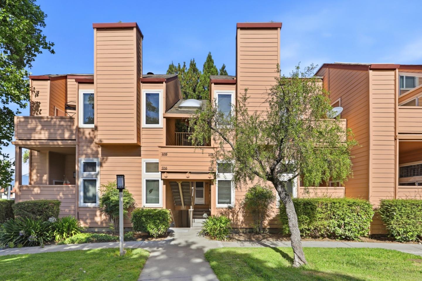 5392 Borneo CIR