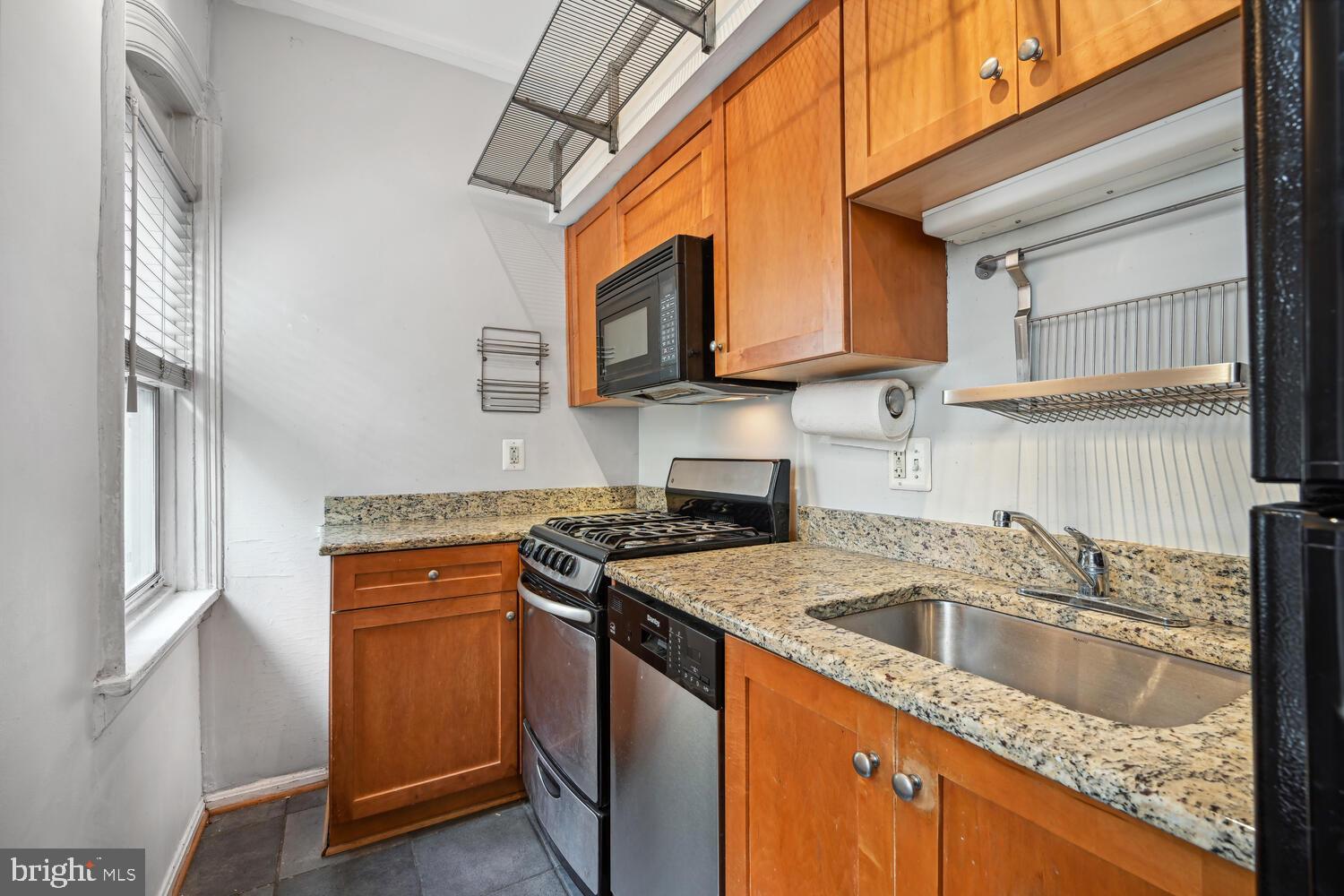 1831 Belmont ROAD NW Unit: 201