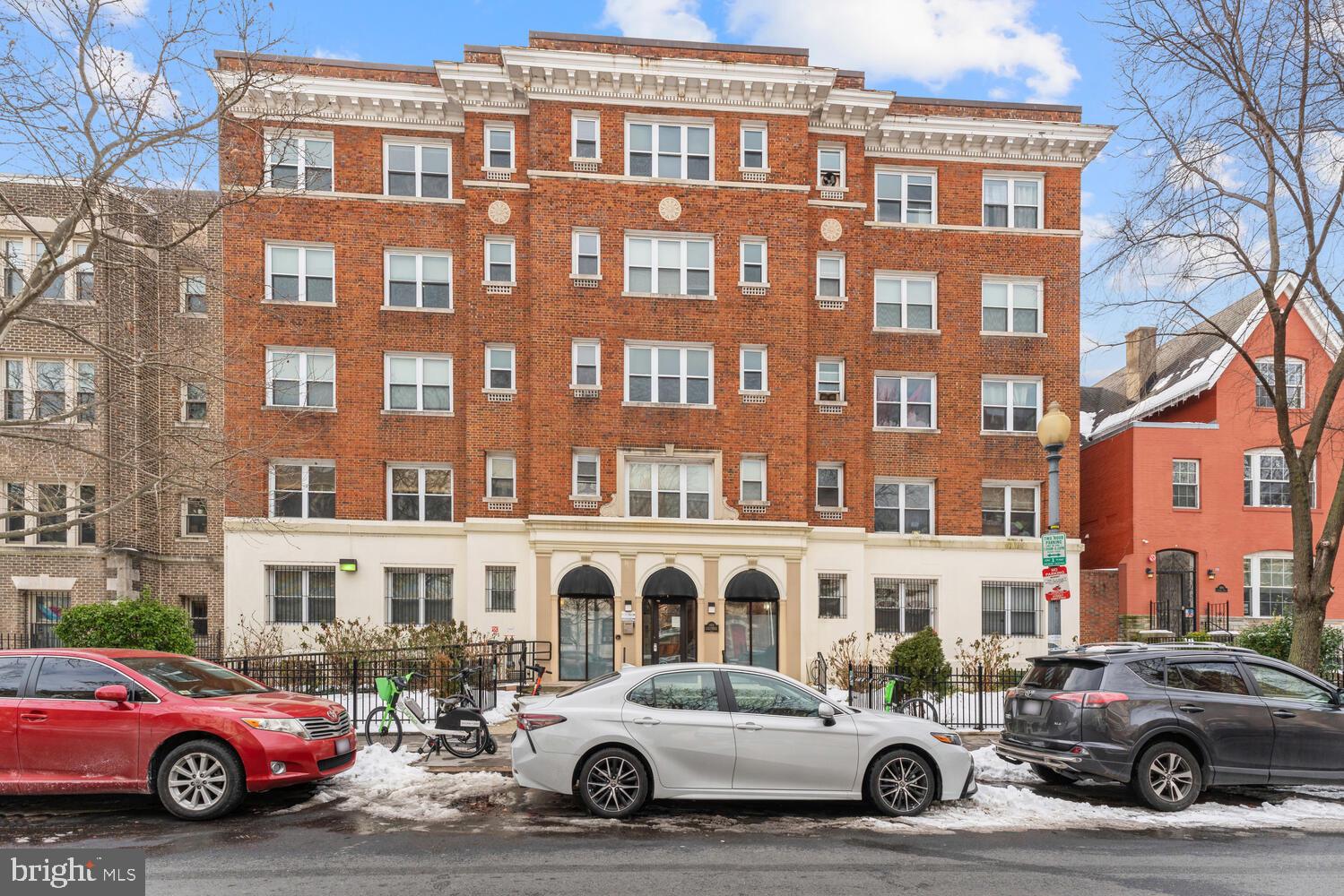 1458 Columbia Rd NW #300
