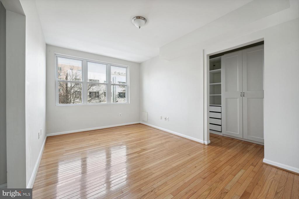 1458 Columbia Rd NW #300
