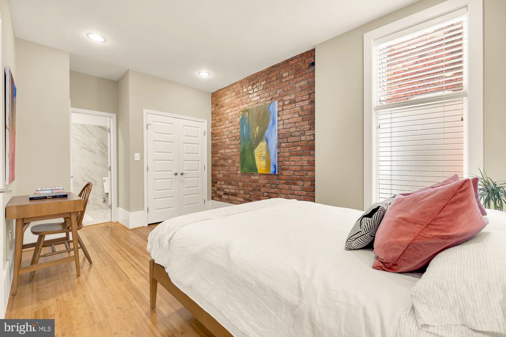 516 Shepherd St NW #2