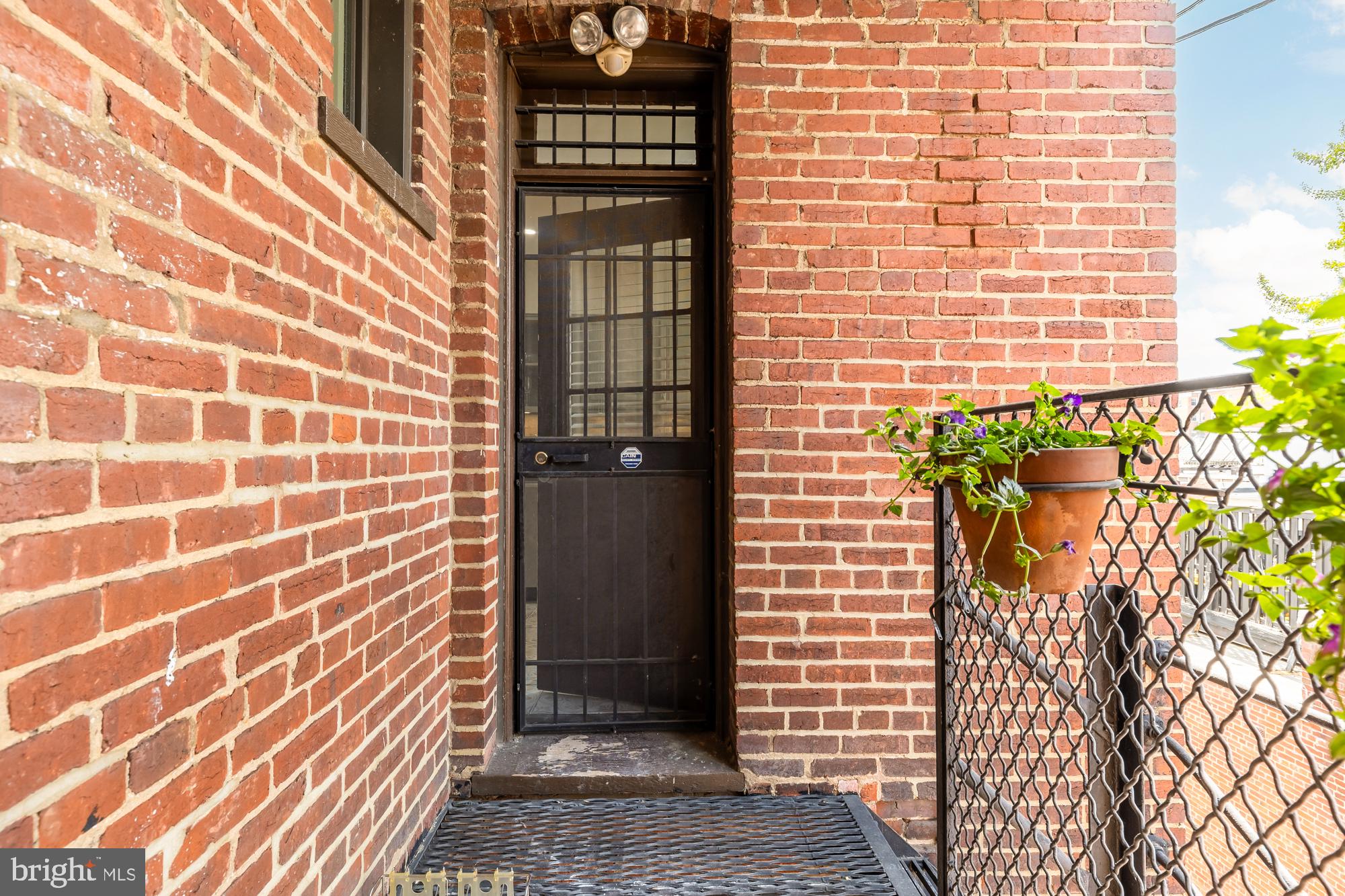 1824 S St NW #403
