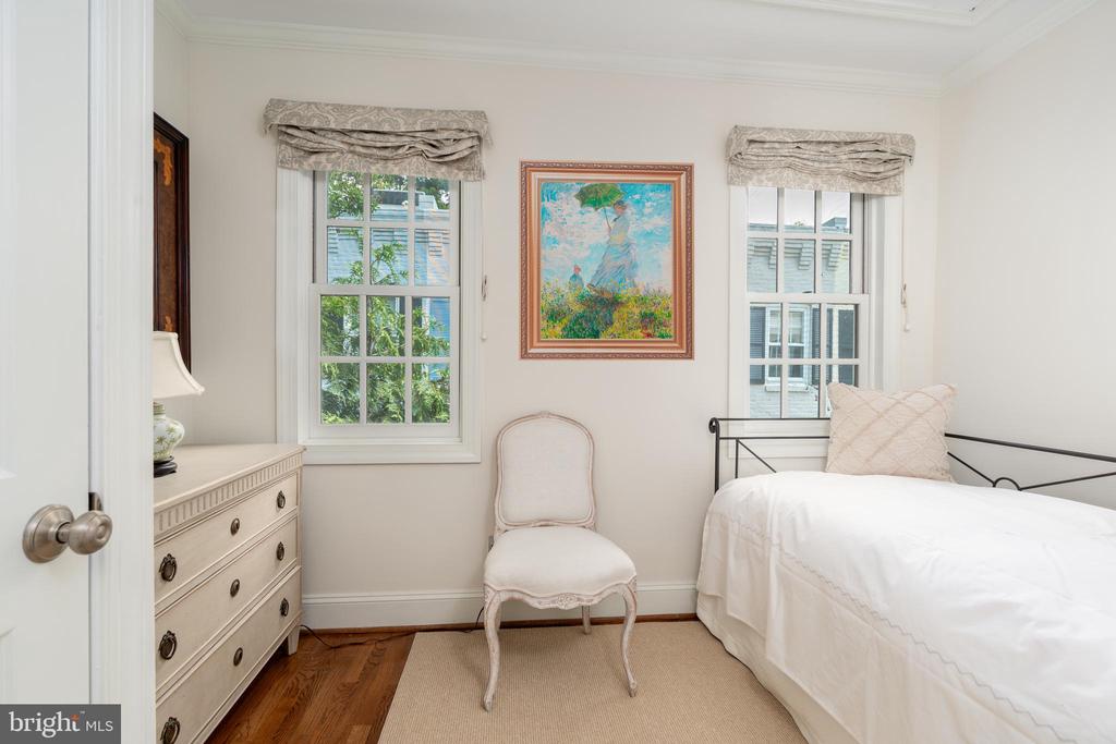4 Pomander Walk NW