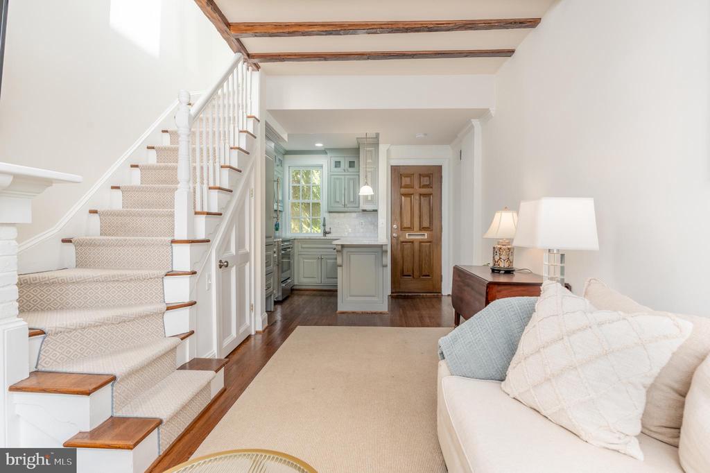 4 Pomander Walk NW
