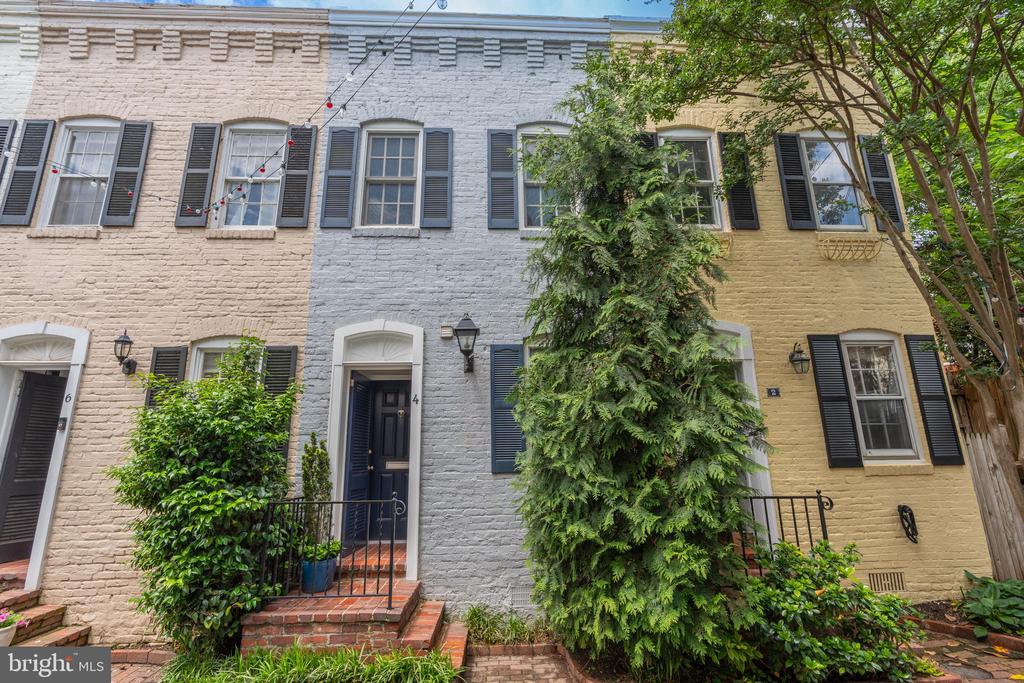 4 Pomander Walk NW