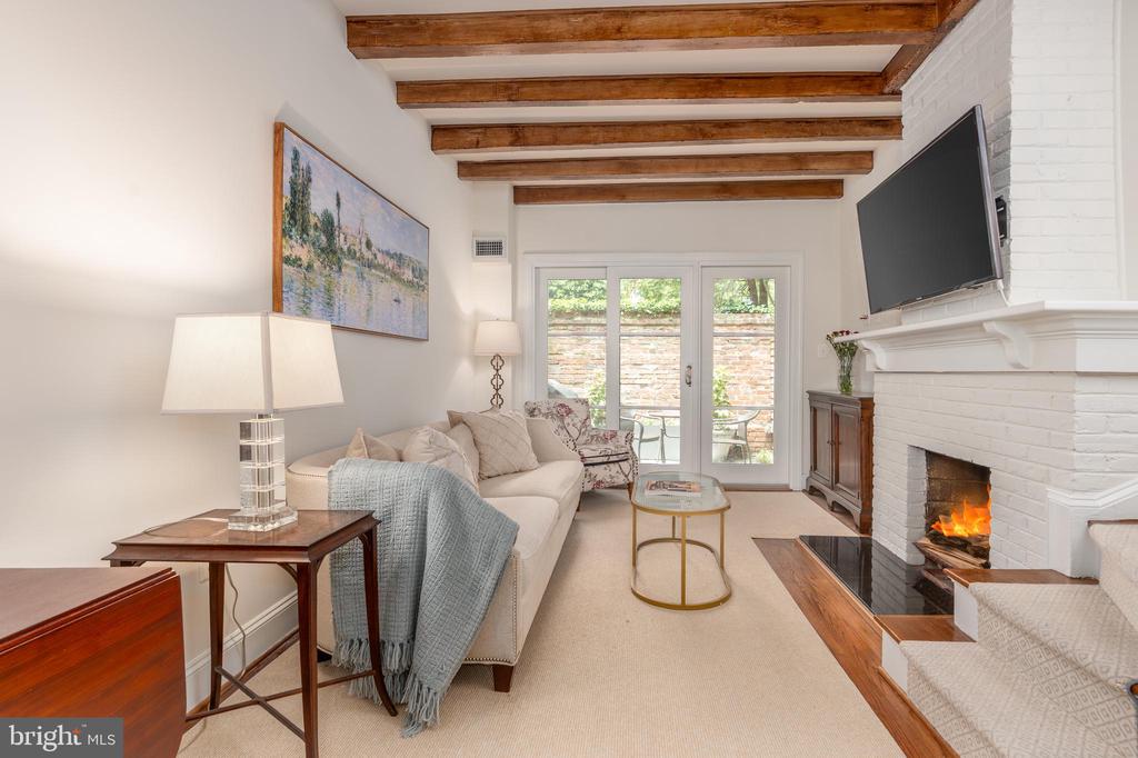 4 Pomander Walk NW