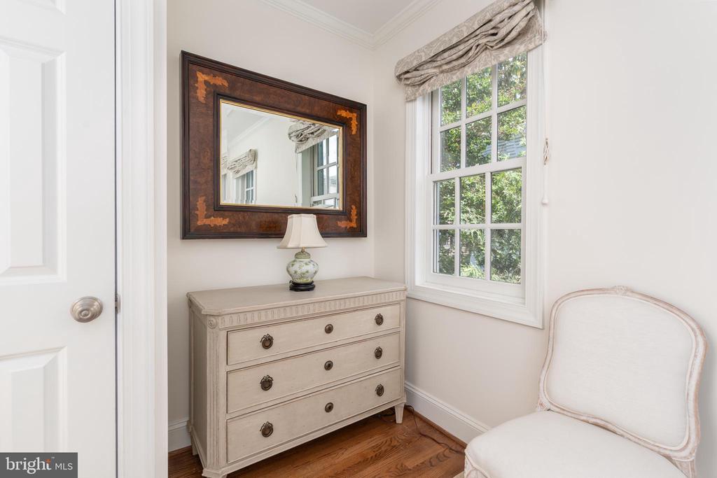 4 Pomander Walk NW