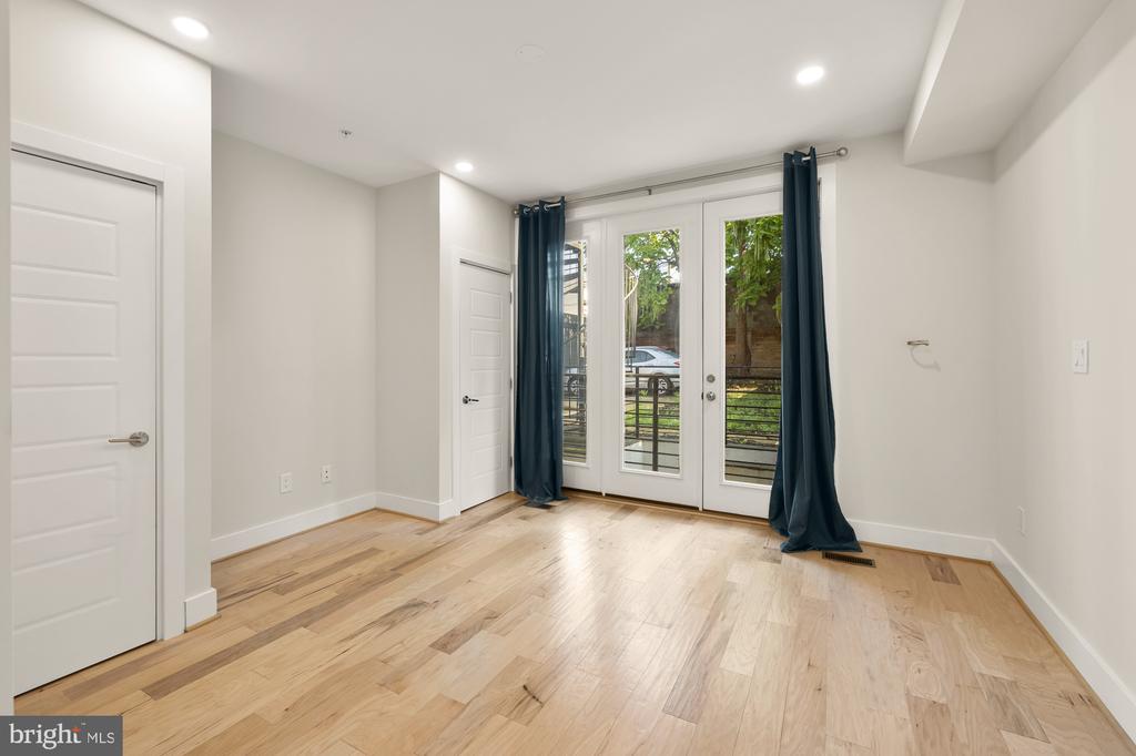 614 I ST NE #2