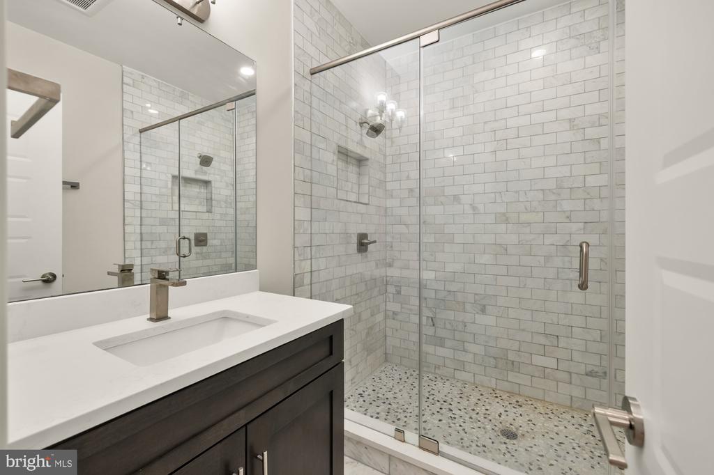 614 I ST NE #2
