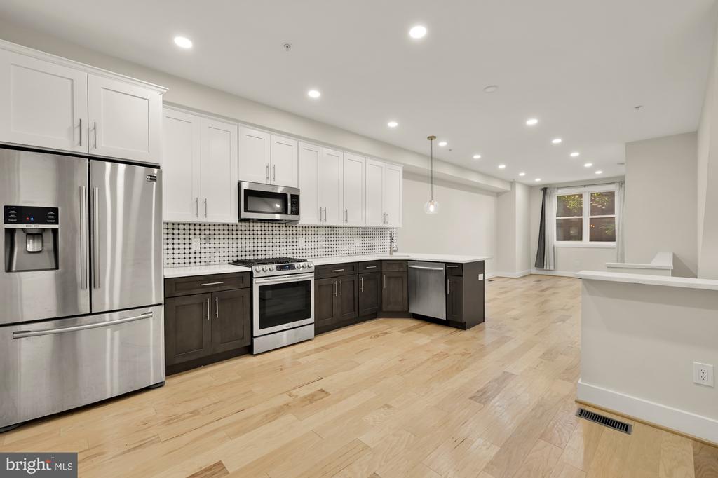 614 I ST NE #2