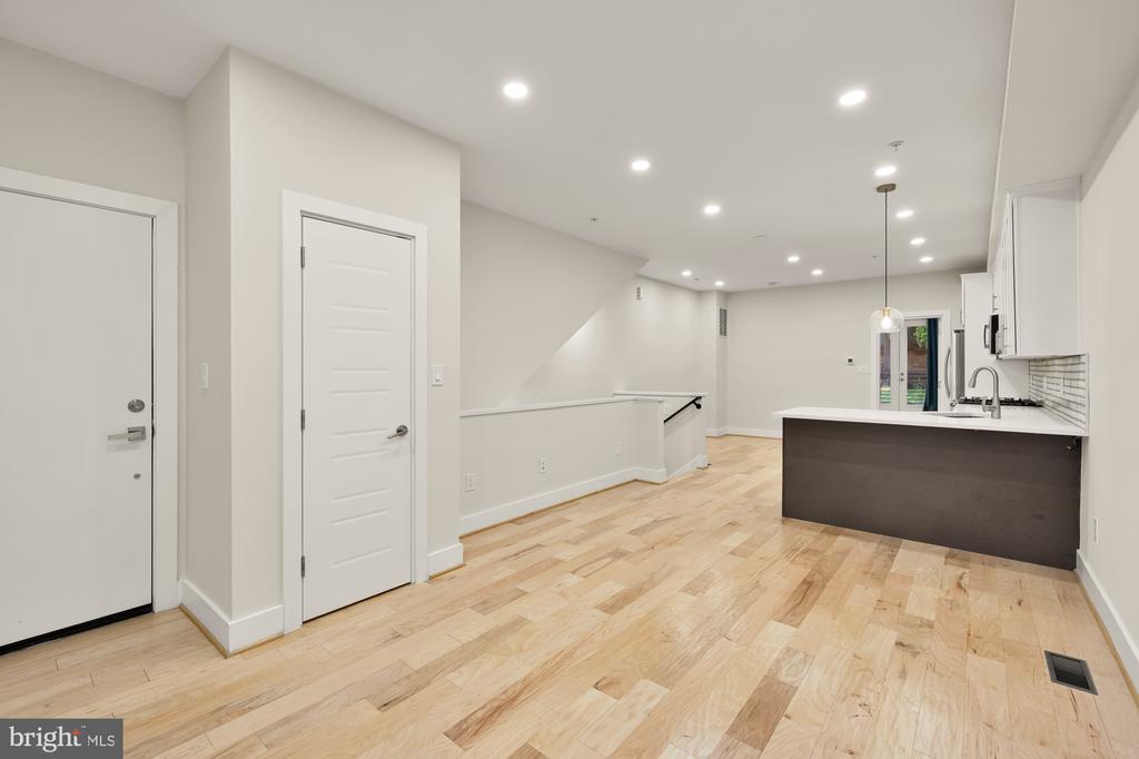 614 I ST NE #2