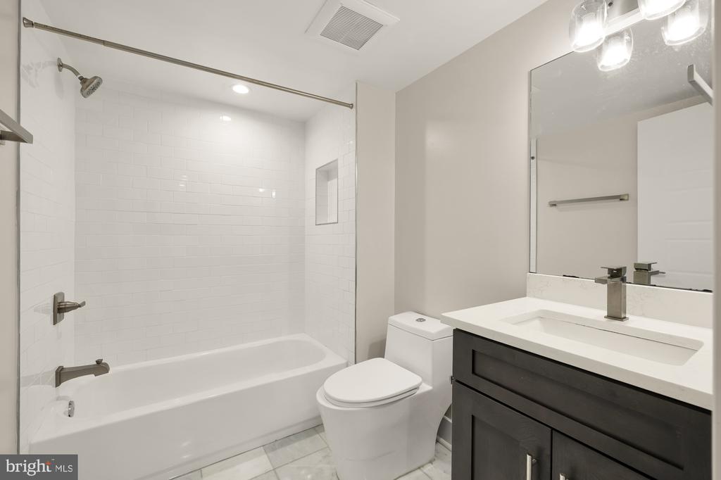 614 I ST NE #2