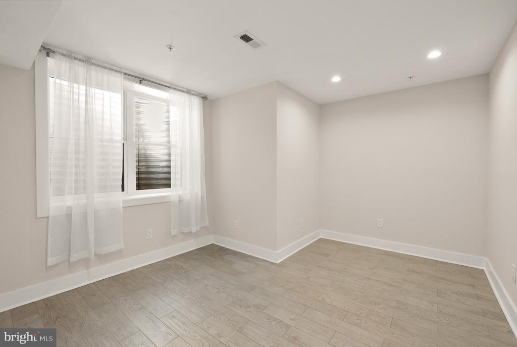 614 I ST NE #2