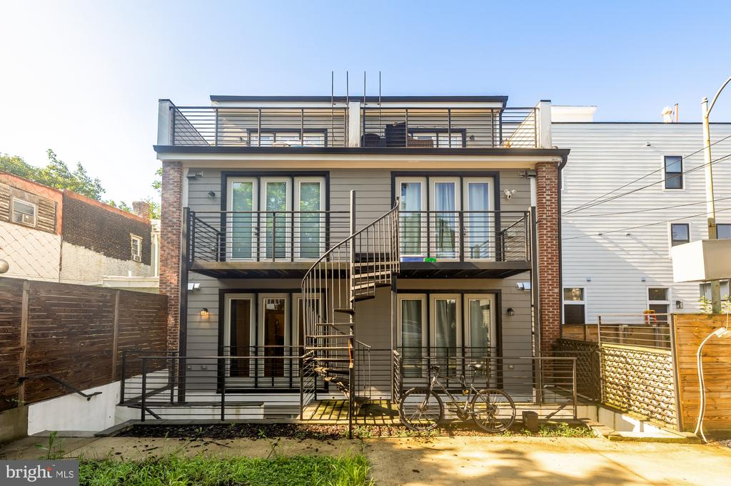 614 I ST NE #2
