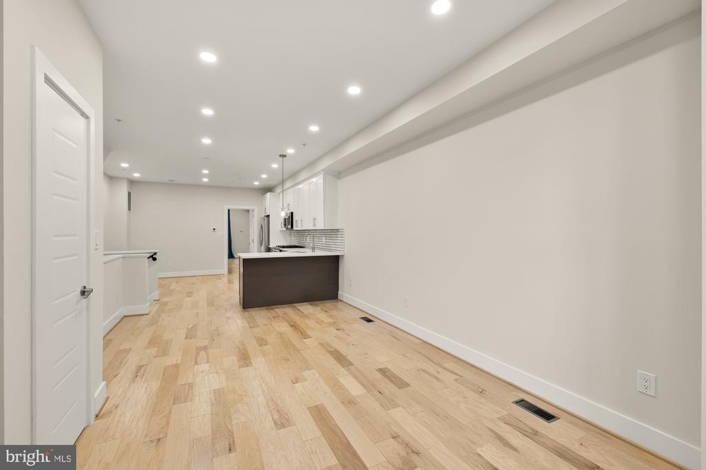614 I ST NE #2