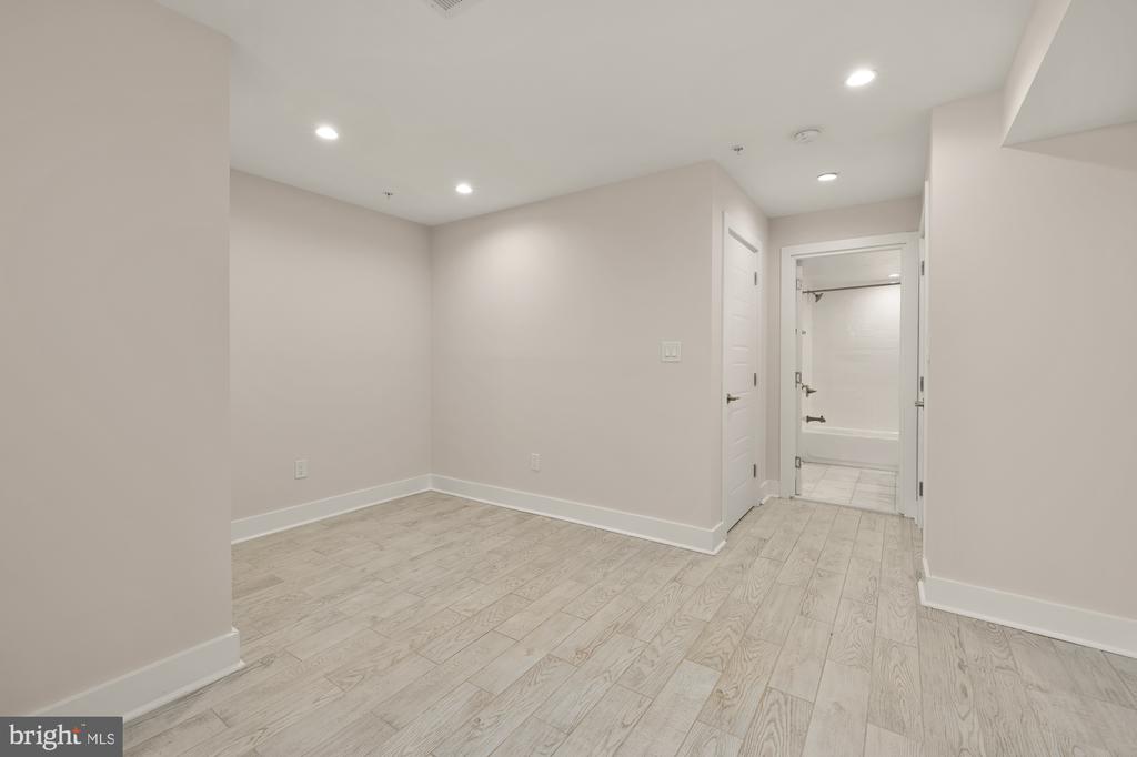 614 I ST NE #2