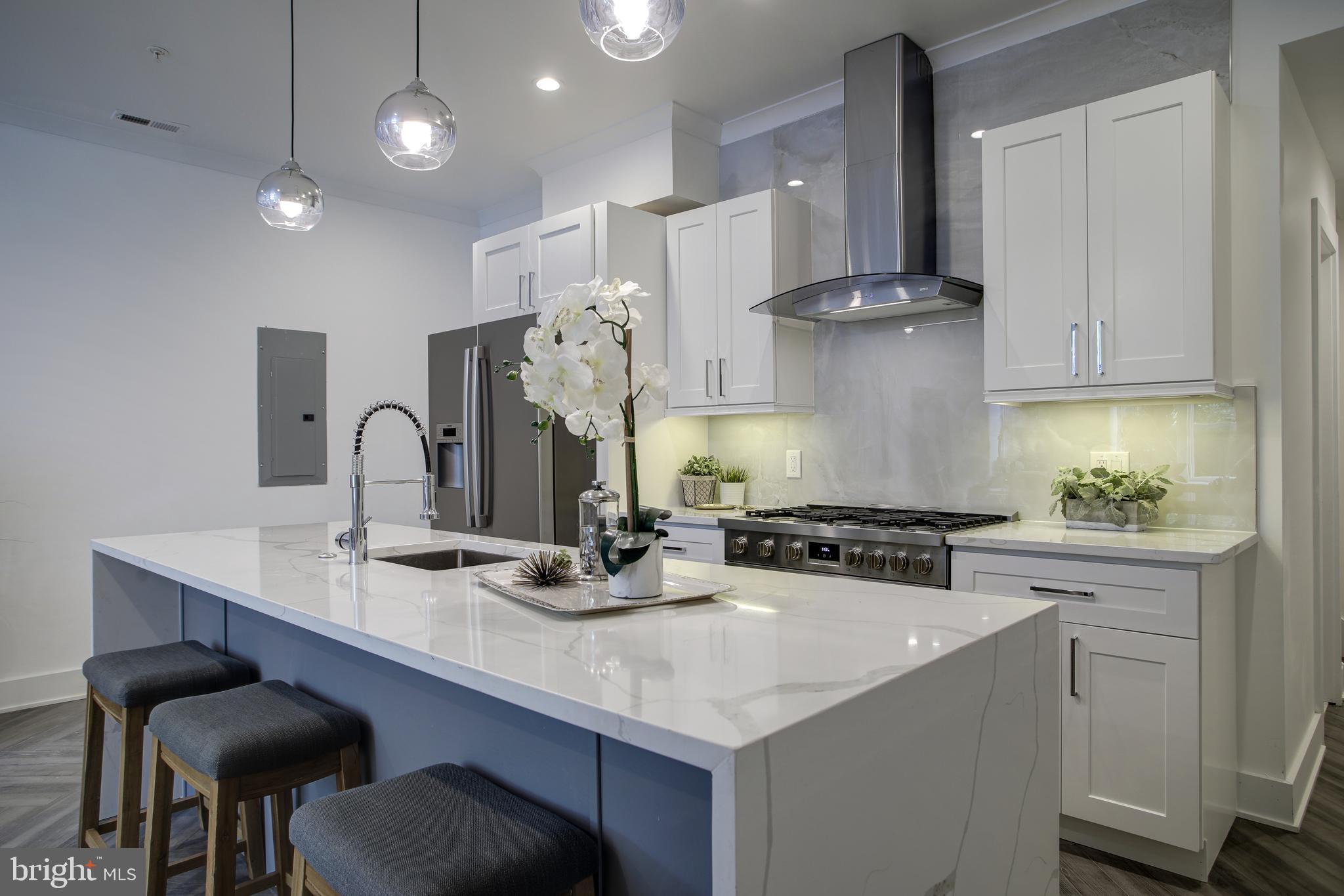 2429 ONTARIO RD NW #1