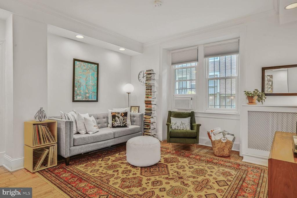 1901 COLUMBIA RD NW #105