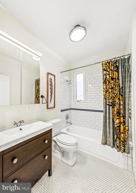 36 QUINCY PLACE NE