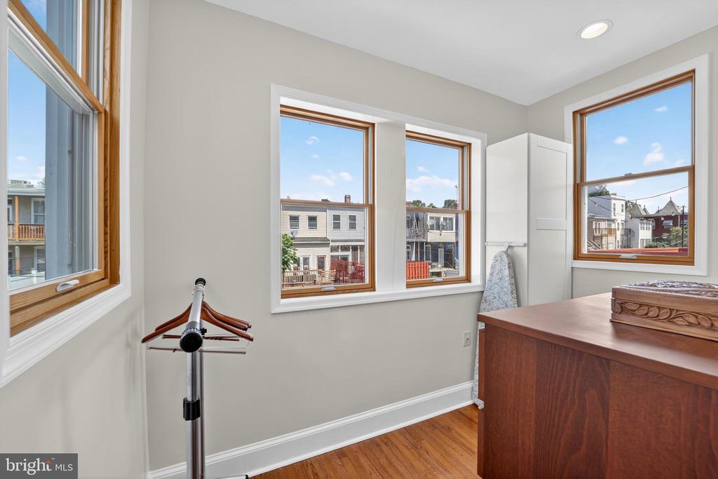 36 QUINCY PLACE NE