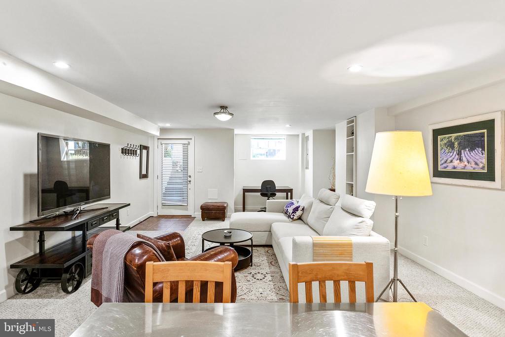 36 QUINCY PLACE NE