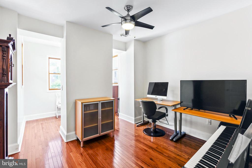 36 QUINCY PLACE NE