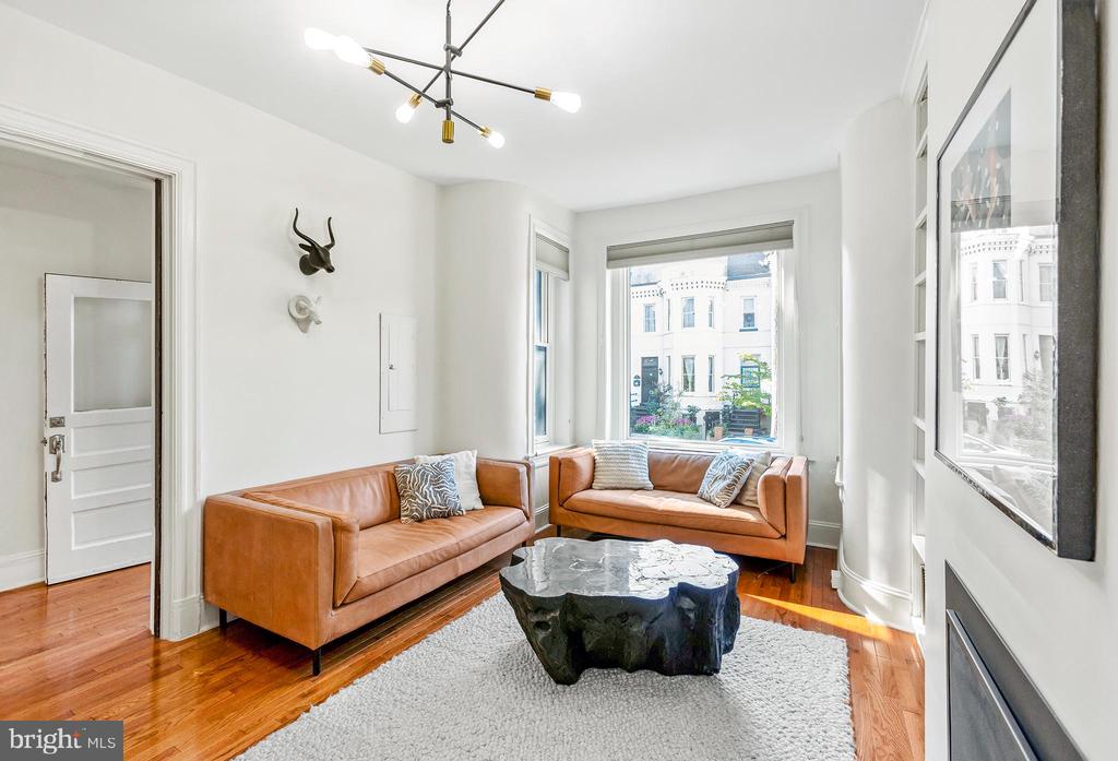 36 QUINCY PLACE NE