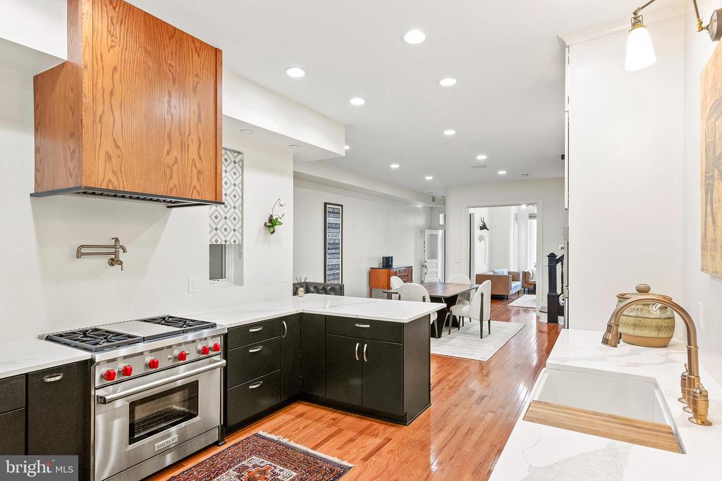 36 QUINCY PLACE NE