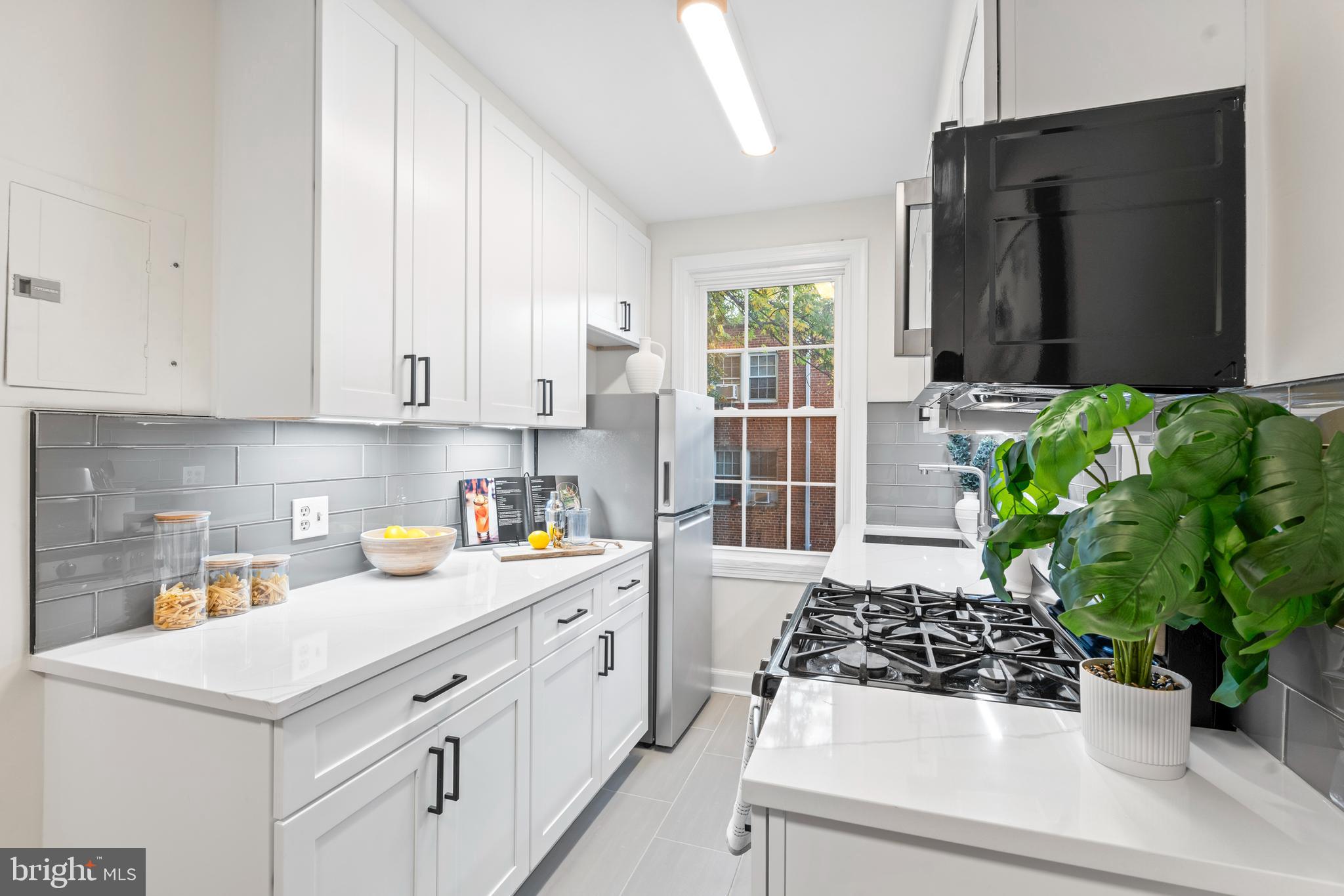 2803 CORTLAND PLACE NW 206