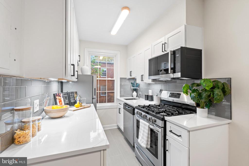 2803 CORTLAND PLACE NW 206
