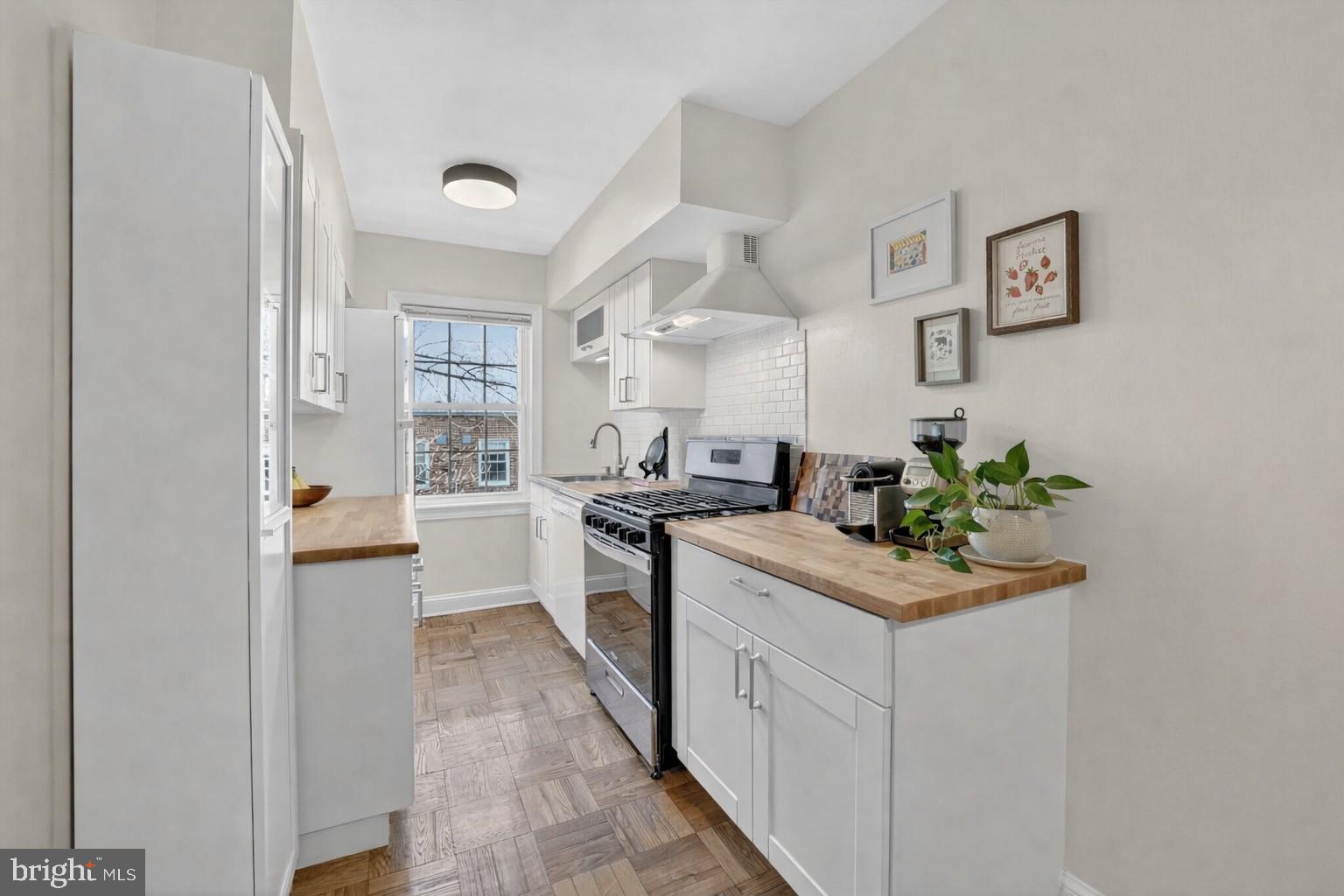 2803 CORTLAND PLACE NW 306