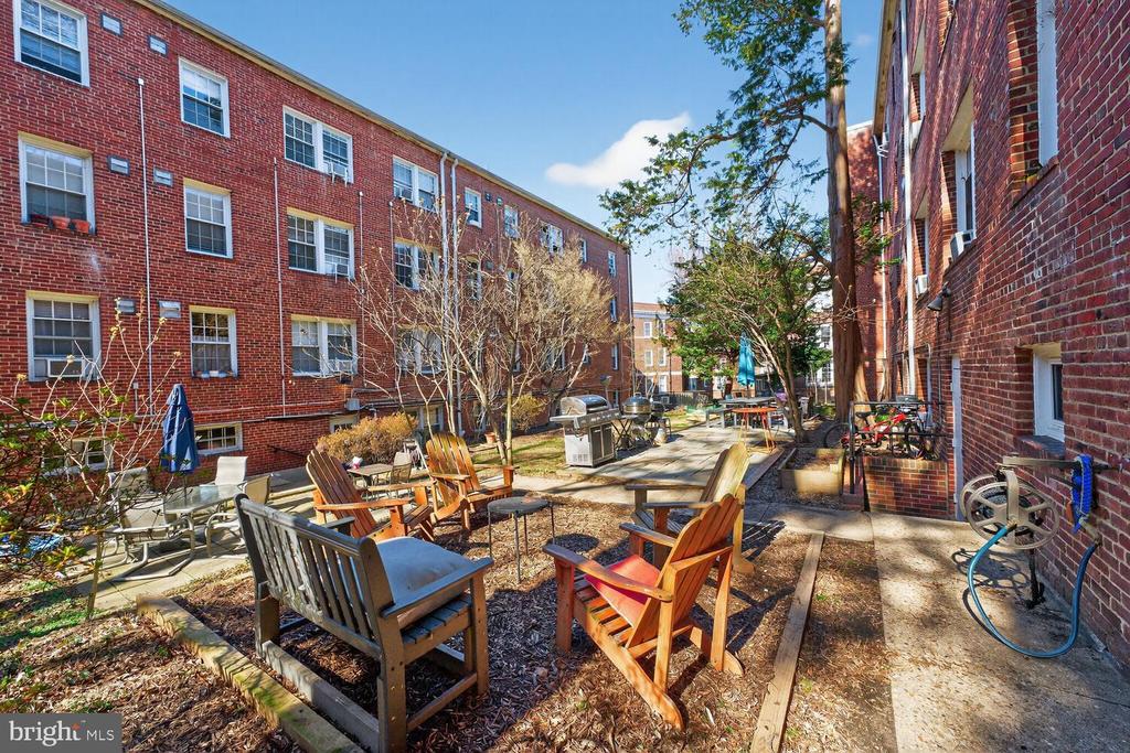 2803 CORTLAND PLACE NW 306