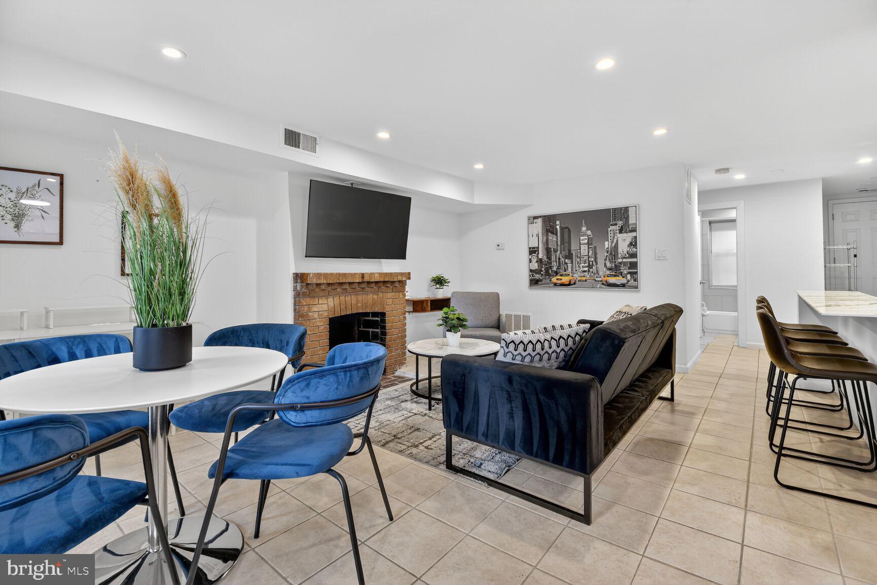 1339 CORCORAN STREET NW B