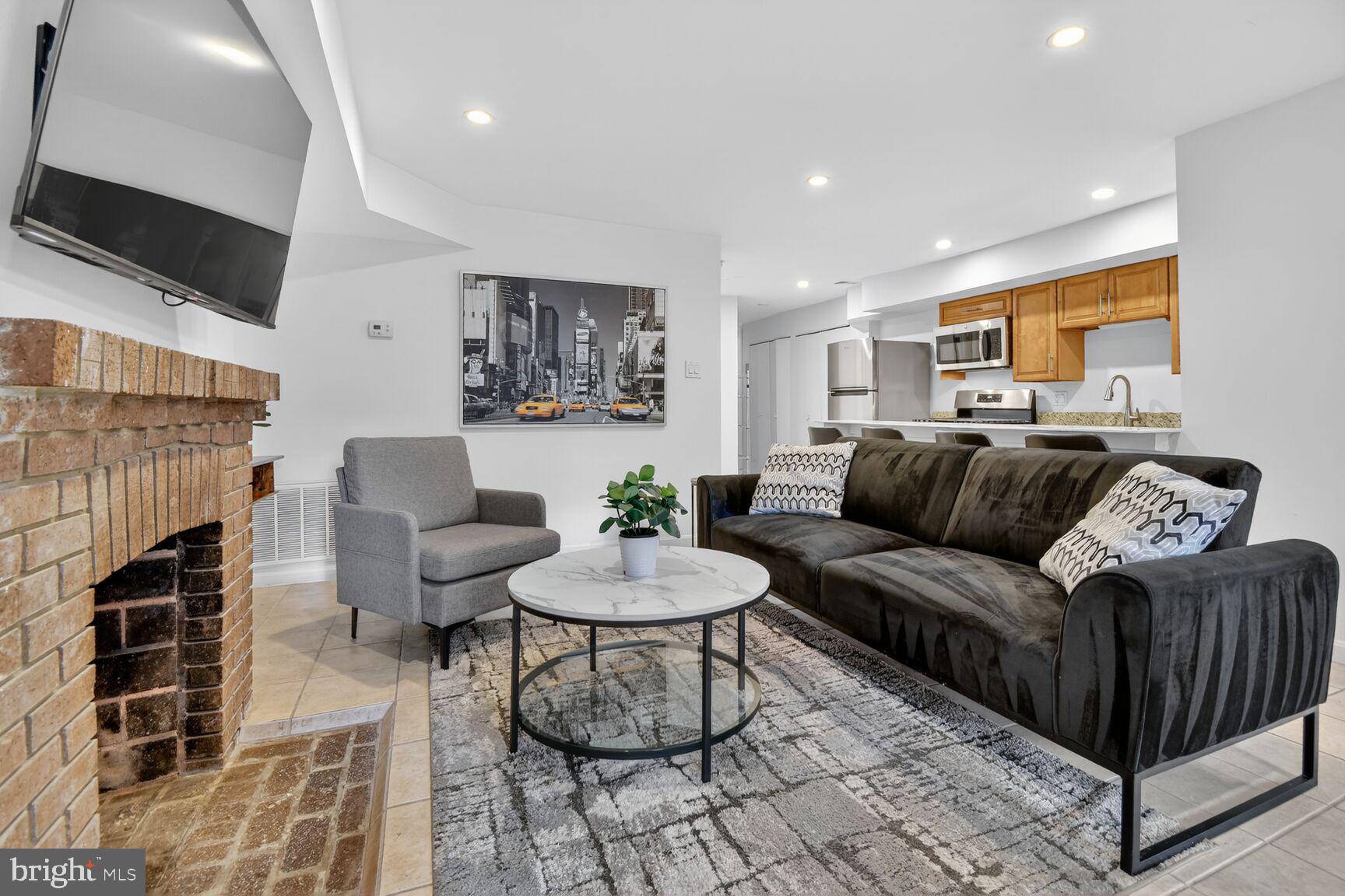 1339 CORCORAN STREET NW B