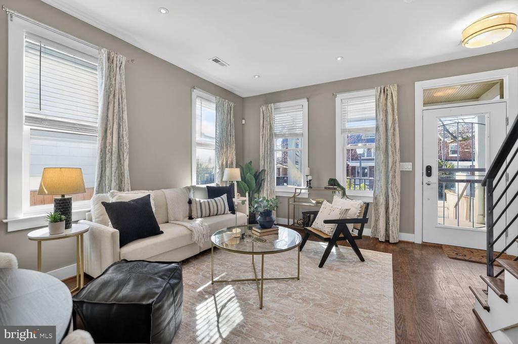 513 JEFFERSON STREET NW Unit: 1