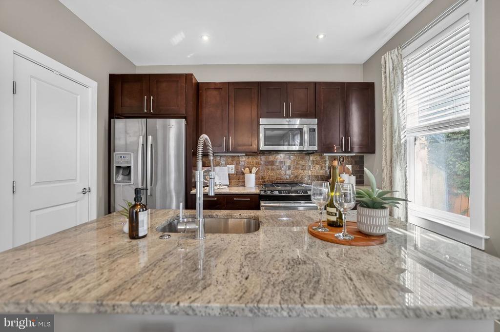 513 JEFFERSON STREET NW Unit: 1