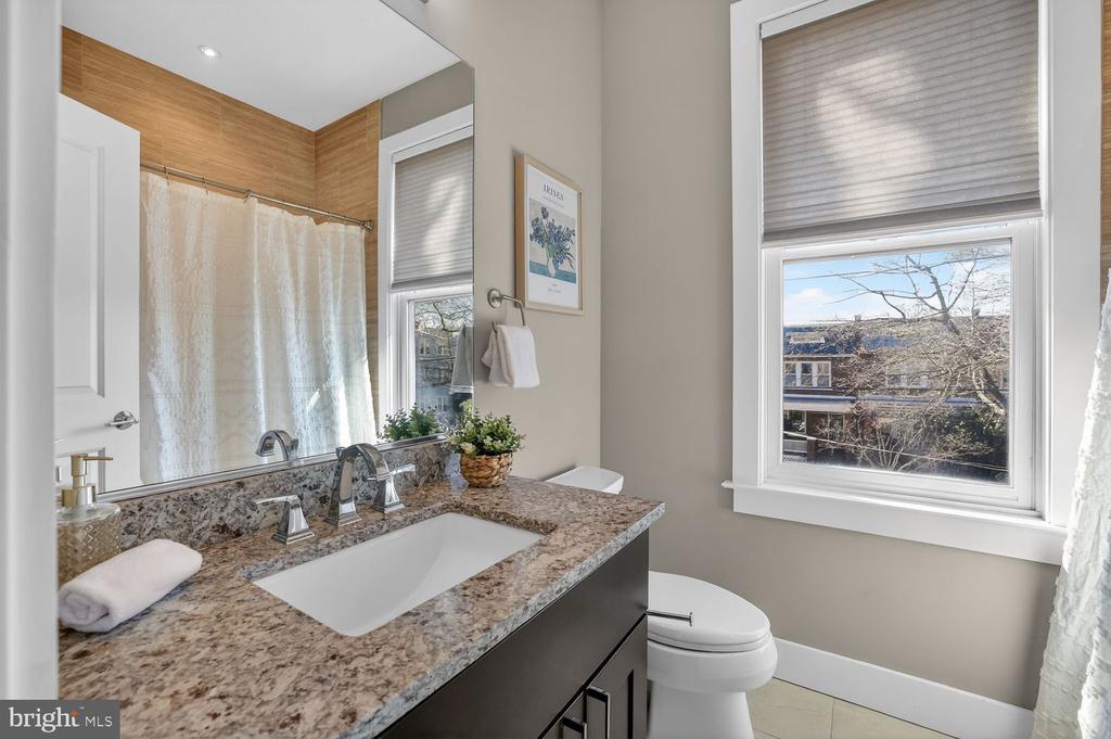 513 JEFFERSON STREET NW Unit: 1