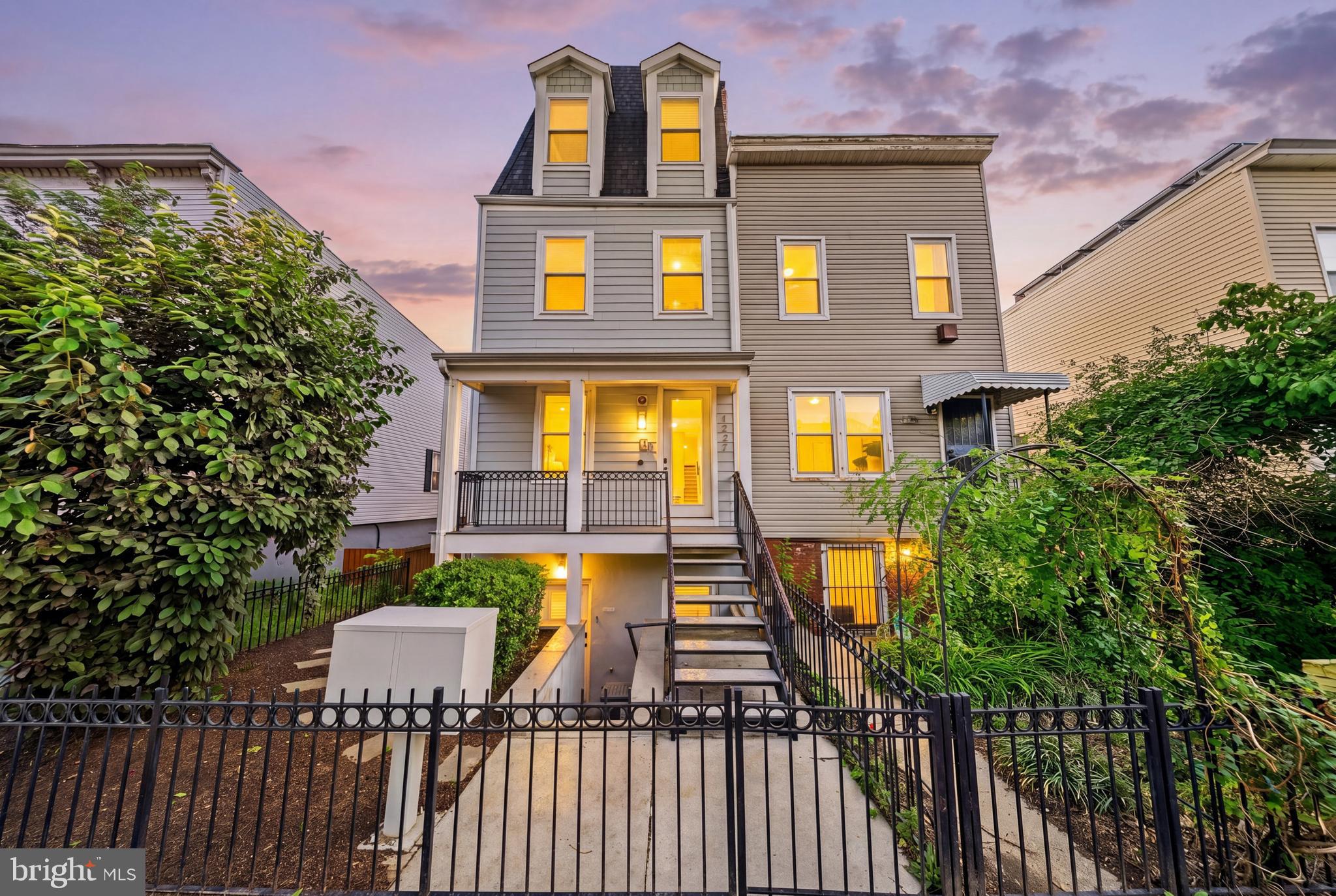 1227 MORSE STREET NE 2