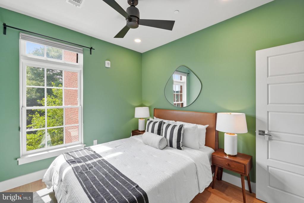 1309 E STREET SE Unit: 20